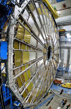 atlas_detector_cern.gif